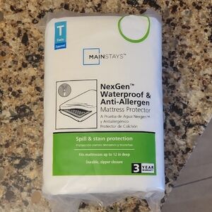 Mainstays White Twin Zippered Mattress Protector NIP